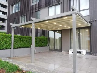 Otomotik tente kumandalı pergule